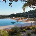 ゲストハウス Luso W/ Heated Pool - Spacious & Peaceful モンカラパッショ
