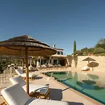 Luso W/ Heated Pool - Spacious & Peaceful モンカラパッショ