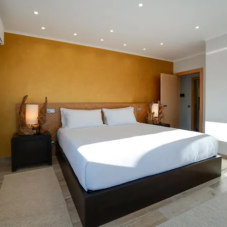 Luso Heated Pool - Spacious & Peaceful Villa Moncarapacho