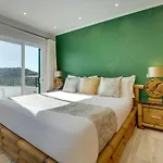 Luso W/ Heated Pool - Spacious & Peaceful בית הארחה