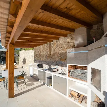 Luso W/ Heated Pool - Spacious & Peaceful Penzion