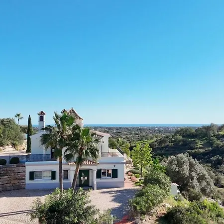 Luso W/ Heated Pool - Spacious & Peaceful